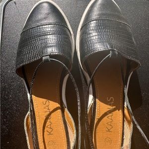 Kaanas lace up flats